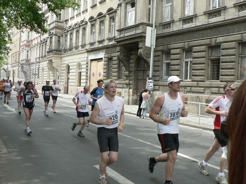 Maraton09 157.jpg - I David Beckham příšel do Prahy zaběhnout si maraton.